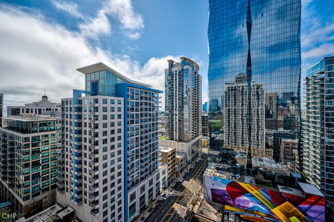 Building Photo - 1250 S Michigan Ave