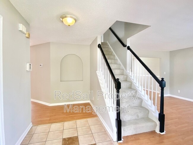 Building Photo - 815 Chapin Wood Dr