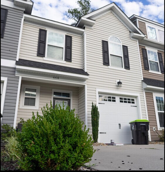 Building Photo - 664 Revival Ln