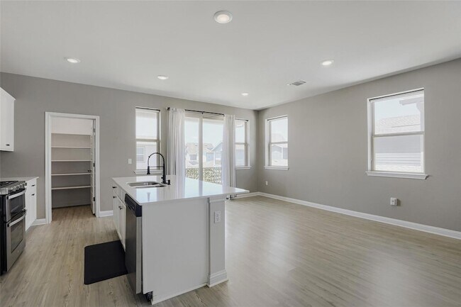 Building Photo - 8306 Mandela Bend