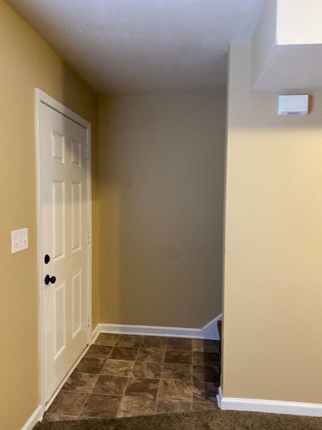Building Photo - 803 Golf View Pl