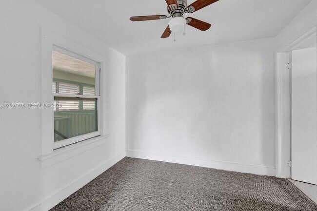 Building Photo - 310 N Ocean Breeze