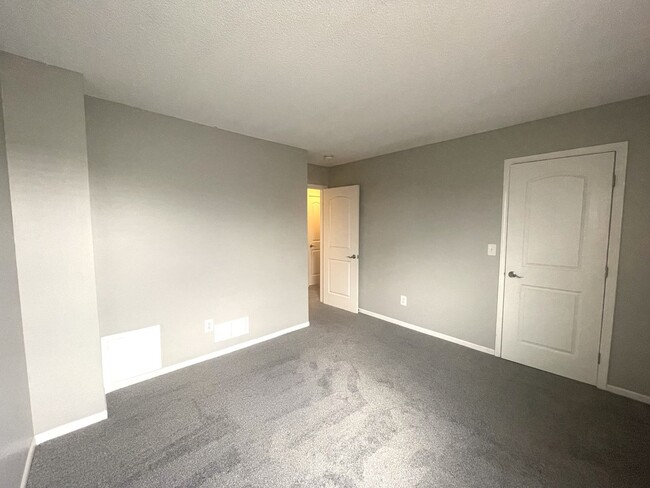Building Photo - 1797 Bennigan Dr