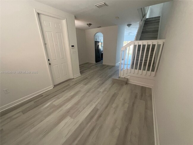 Building Photo - 1655 NE 33rd Rd