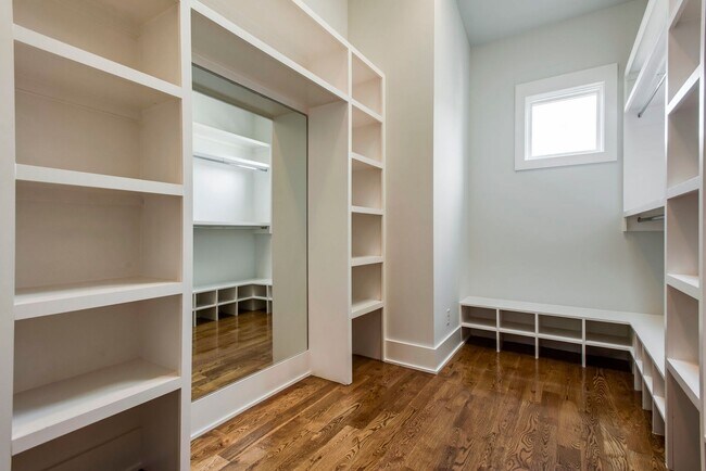 Building Photo - 3304 Trevor St