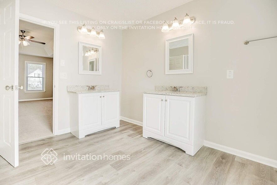 Building Photo - 17 Hollow Springs Ln