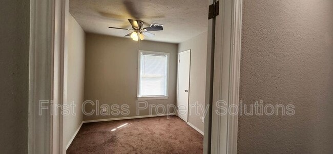 Building Photo - 407 E Rickenbacker Dr