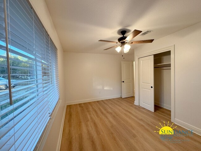 Building Photo - Beautiful 3 Bedroom Home in Fort Walton Be...