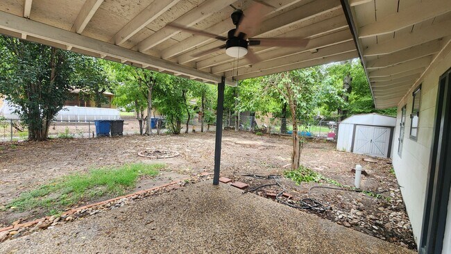 Building Photo - Charming 3-Bedroom Home in Highly Sought-A...