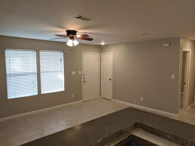 Building Photo - 5817 Spring Meadow Rd