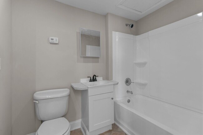 Building Photo - 610 Wondertown Dr