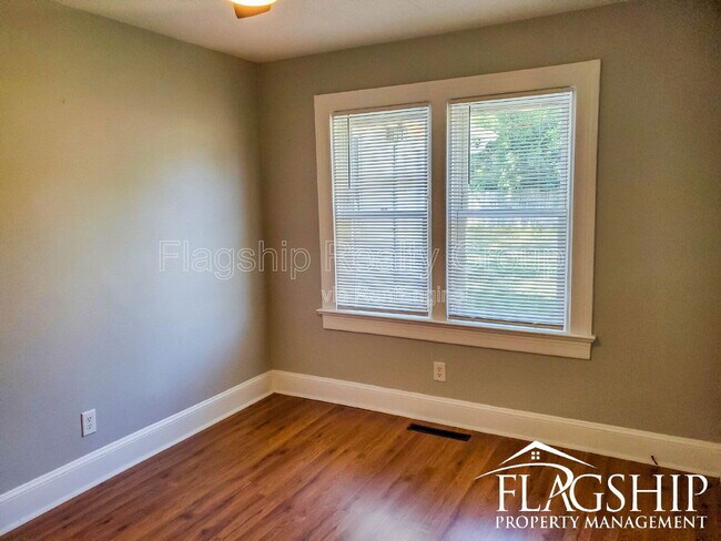 Building Photo - 1204 Franklin Dr