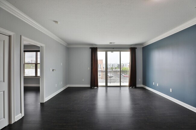 Building Photo - 511 W 1st Ave