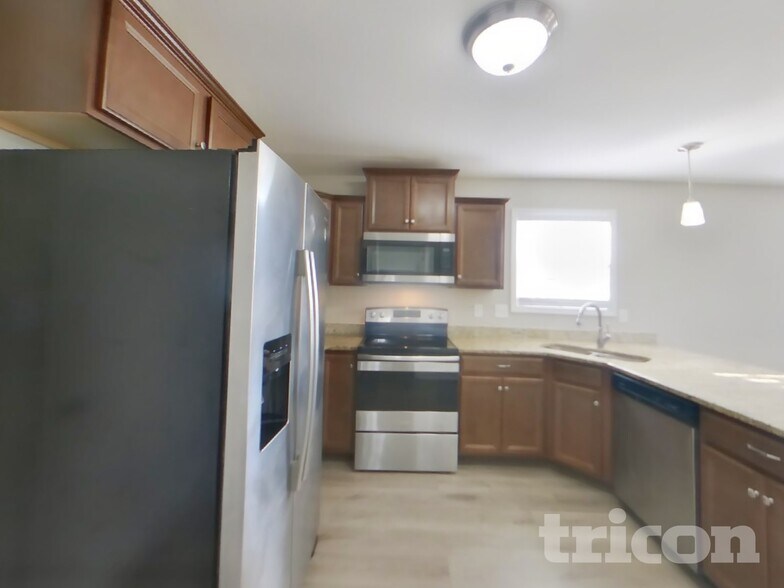 Building Photo - 504 Aurelia Lynn Dr