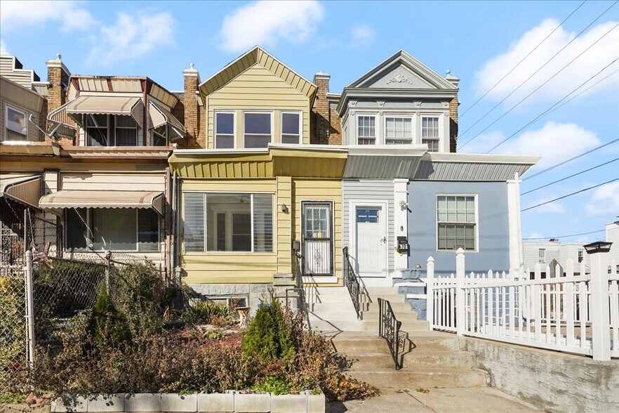 Building Photo - 5703 Willows Ave