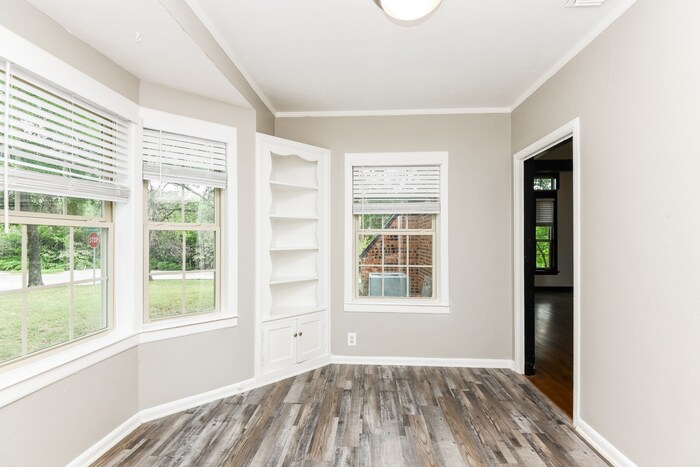 Building Photo - 4700 Normandy Rd