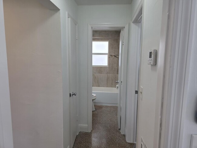 Building Photo - 159 Ave