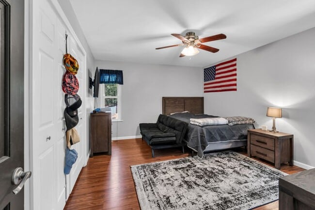 Building Photo - Private Cul-de-Sac Living: 4BR Home with Pool & Geothermal HVAC