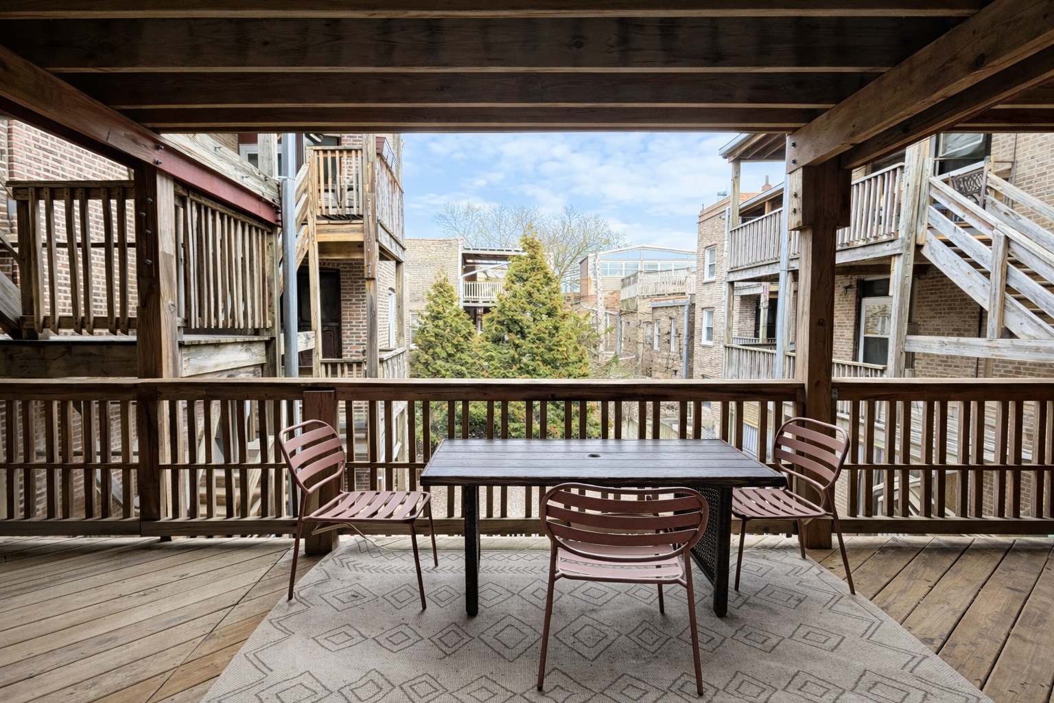 Building Photo - 2467 N Clark St