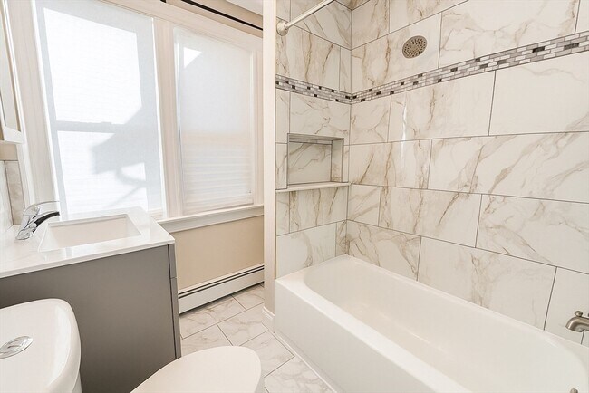 Building Photo - 133 Brattle St