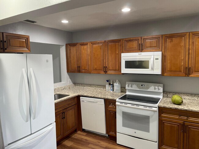 Building Photo - 5145 Breckenridge Pl