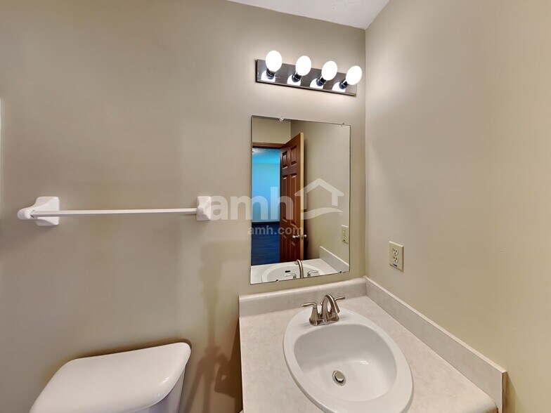 Building Photo - 3862 Liriope St