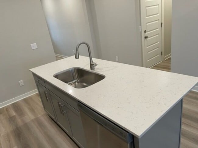 Building Photo - Stunning home in Spring Hill
