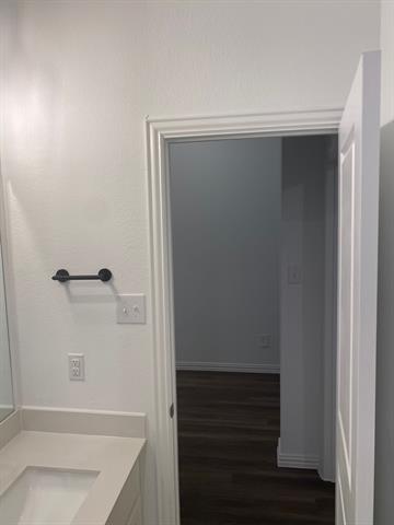 Building Photo - 1613 Pne Vly Dr