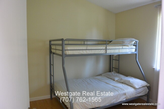 Building Photo - 1505 Abercrombie Way