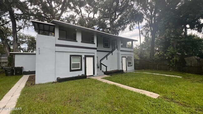 Building Photo - 633 Florence St