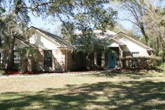 Building Photo - 6106 Pine Ave