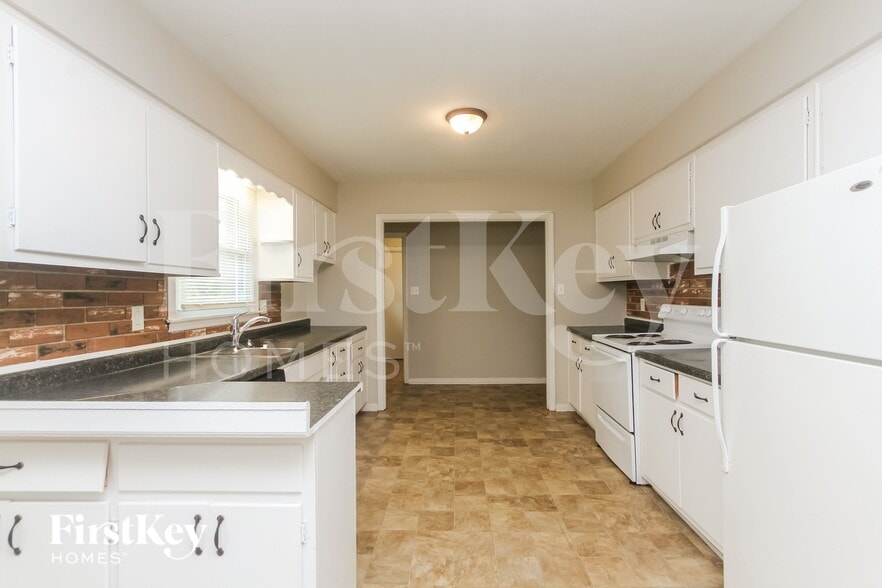 Building Photo - 5970 Manning Rd