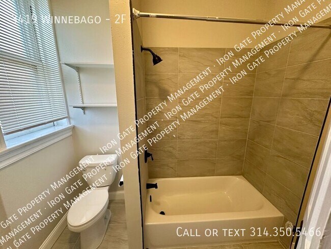 Building Photo - 3419 Winnebago-2F