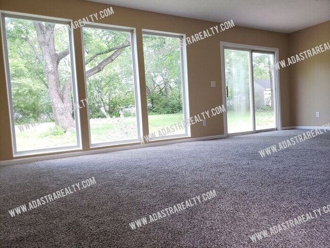 Building Photo - Spacious and Modern Duplex in North Olathe-Available NOW!!
