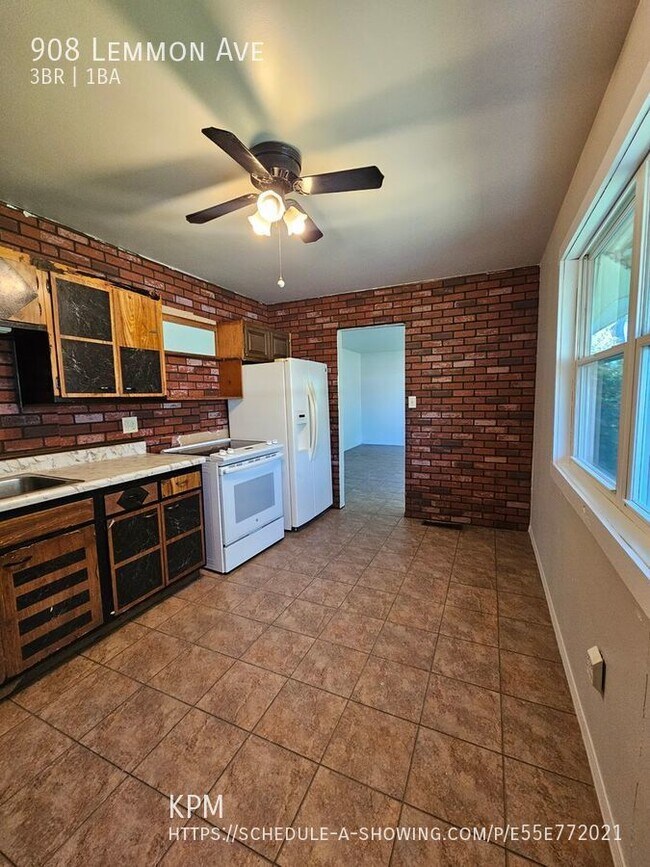 Building Photo - 908 Lemmon Ave