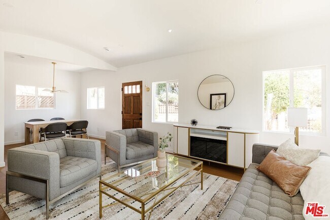 Building Photo - 4879 Hartwick St