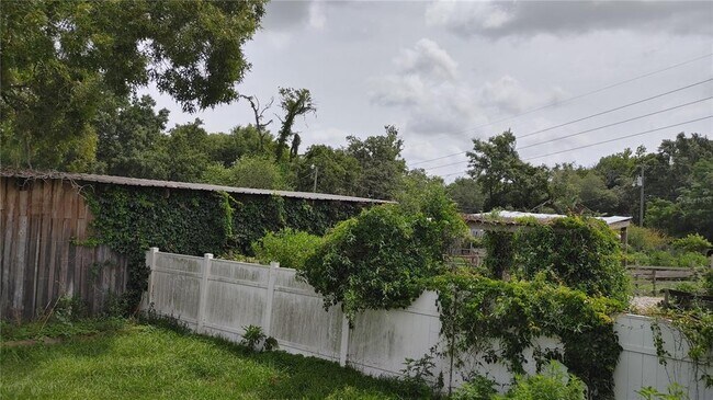 Building Photo - 11025 Pinto Dr