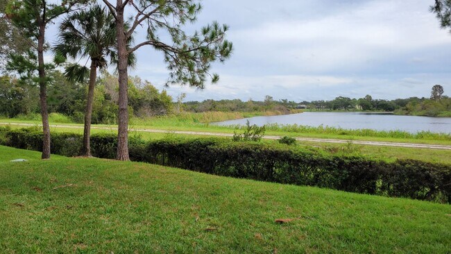 Building Photo - Annual UNfurnished 2/2 ground floor condo ...