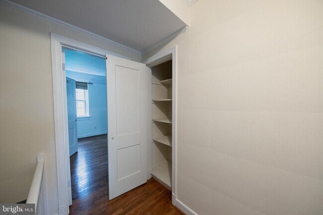 Building Photo - 1501 S Edgewood St