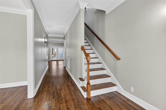 Building Photo - 110 Newfield St