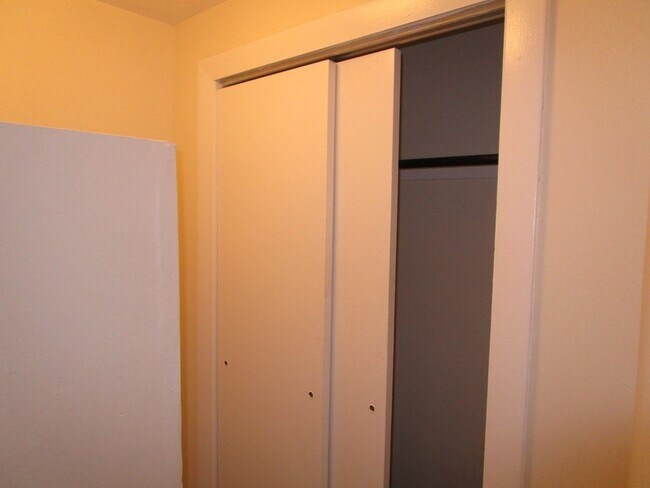 Building Photo - 120 Riverway