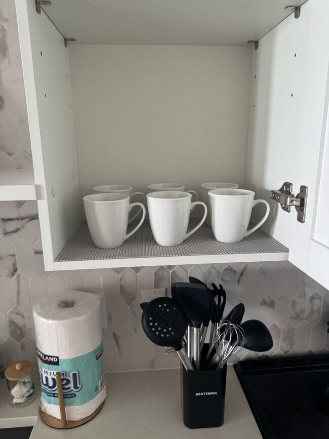 Building Photo - 1223 E Plant St