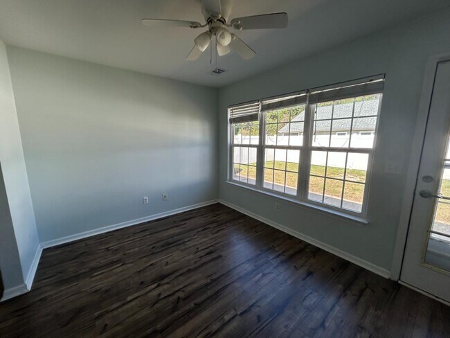 Building Photo - 8000 Pleasant Point Ln