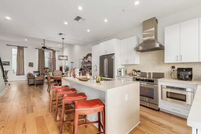 Building Photo - 16510 N 92nd St