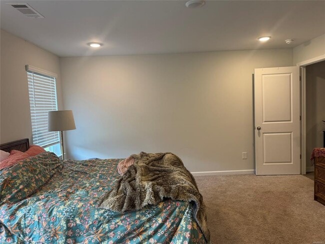 Building Photo - 424 Kohn Dr