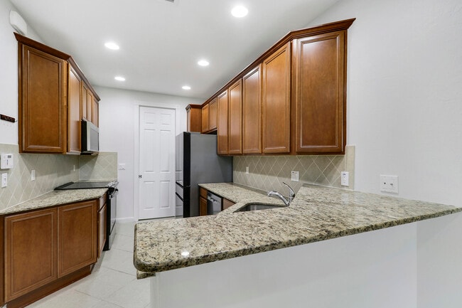 Building Photo - 3310 W Mallory Blvd