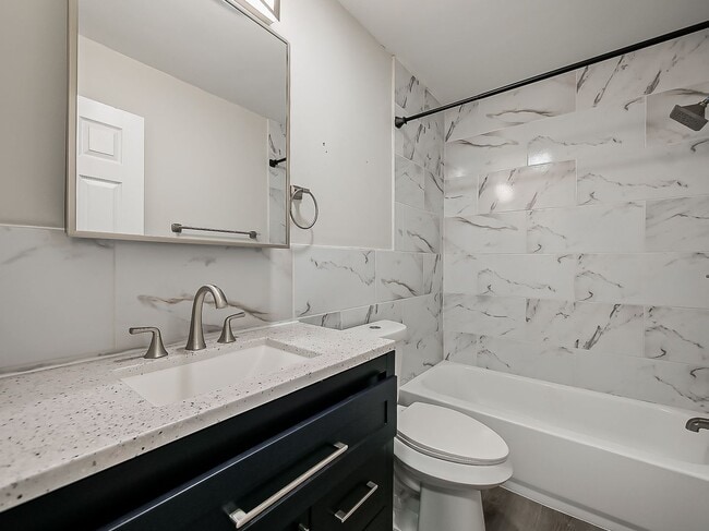 Building Photo - AVAILABLE NOW! Charming 3-Bedroom Home in Prime Pontiac Location