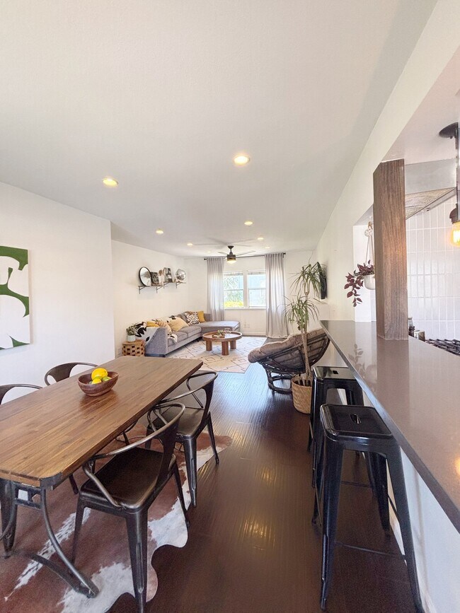 Building Photo - 3625 Kalsman Dr