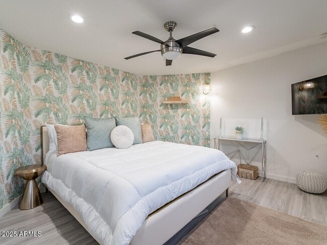 Building Photo - 3302 E Turquoise Ave