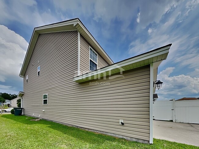 Building Photo - 3 Fiore Dr